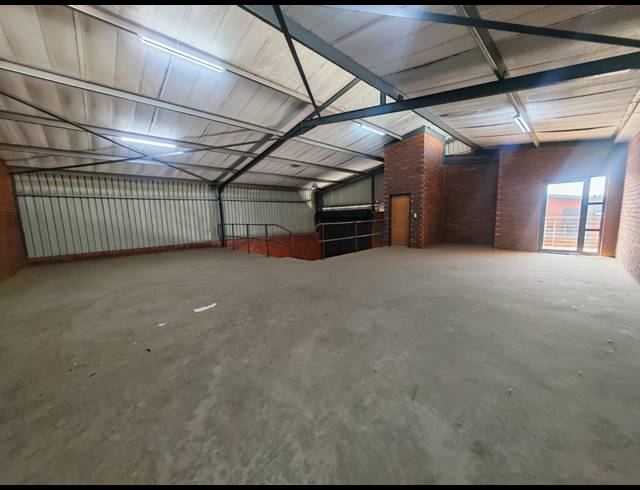 243M² WAREHOUSE TO LET IN ORMONDE